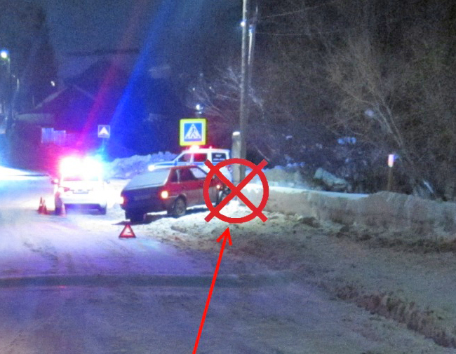 В Ухте водитель ВАЗ врезался в столб на улице Загородная